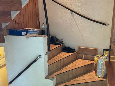 Anspruchsvolle Situation in Buchs AG, gelöst mit diversen Handläufen und Haltegriff